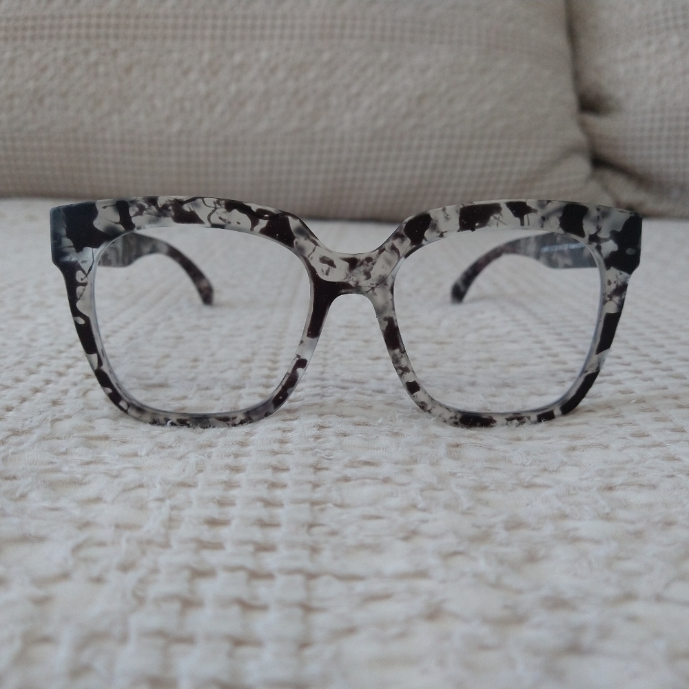 NOT FOR SALE Oversized glasses